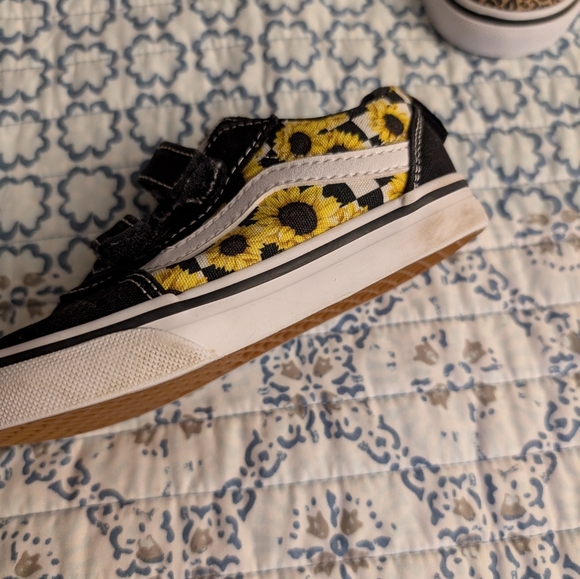 Girls VANS Lot Of Four - Picture 8 of 10